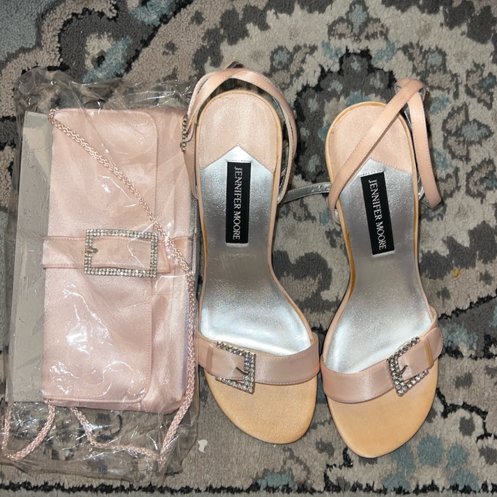 Women’s Open Toe Shoes with Rhinestone buckle strap.